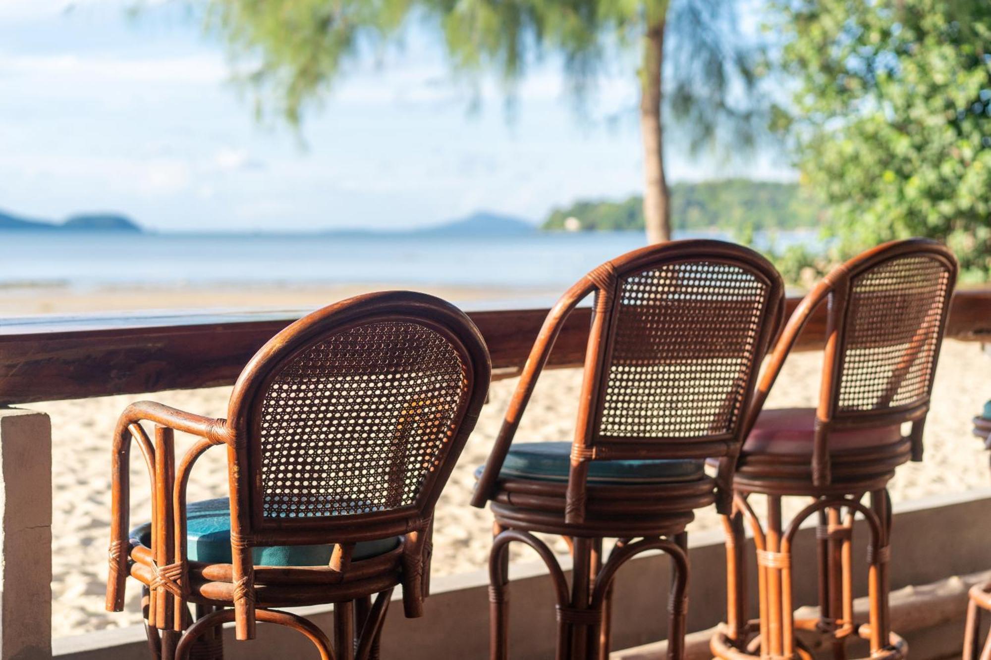 Friendship Beach Resort & Atmanjai Wellness Centre Rawai Extérieur photo